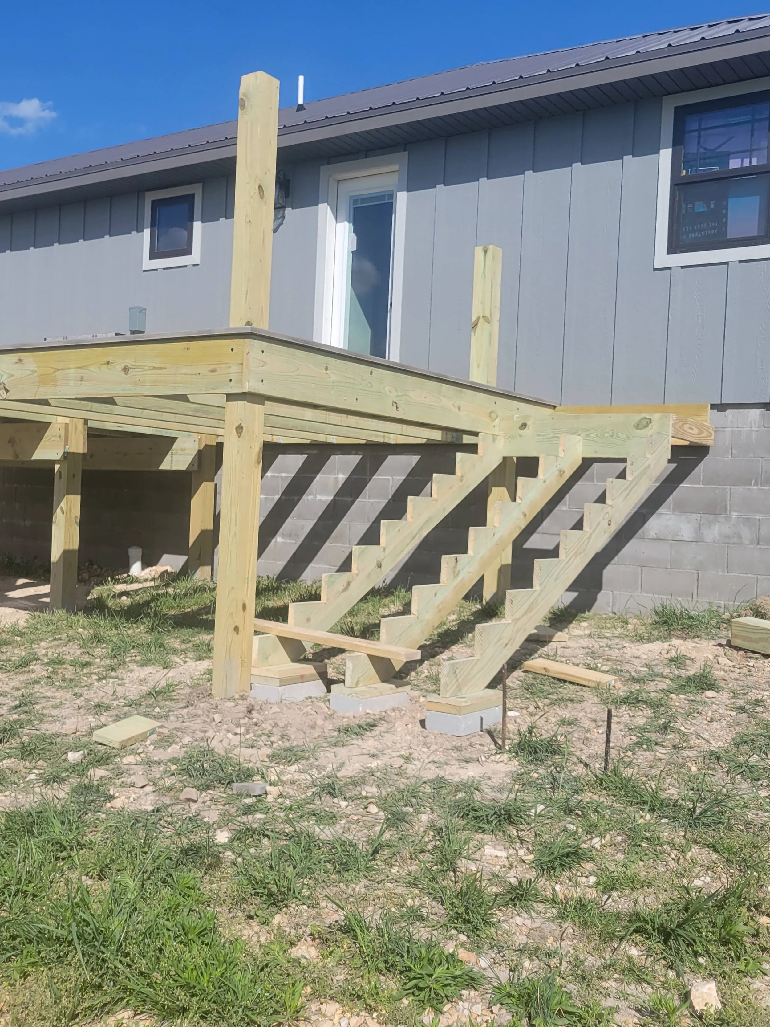 Building a Hot‑Tub‑Ready Deck: Oversized Joists and Composite Decking in a New Pineville Subdivision 2